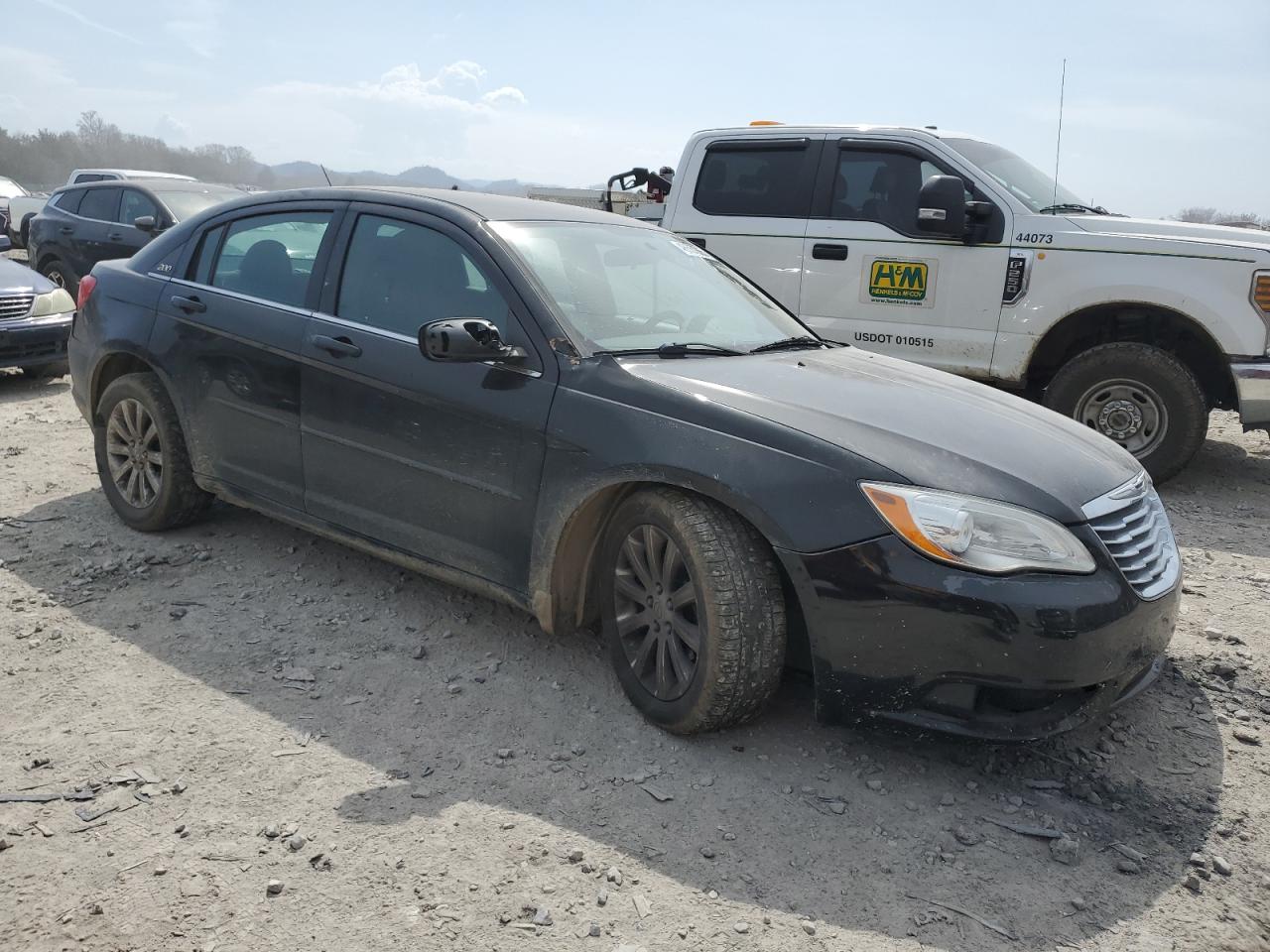 2013 Chrysler 200 - Image 4
