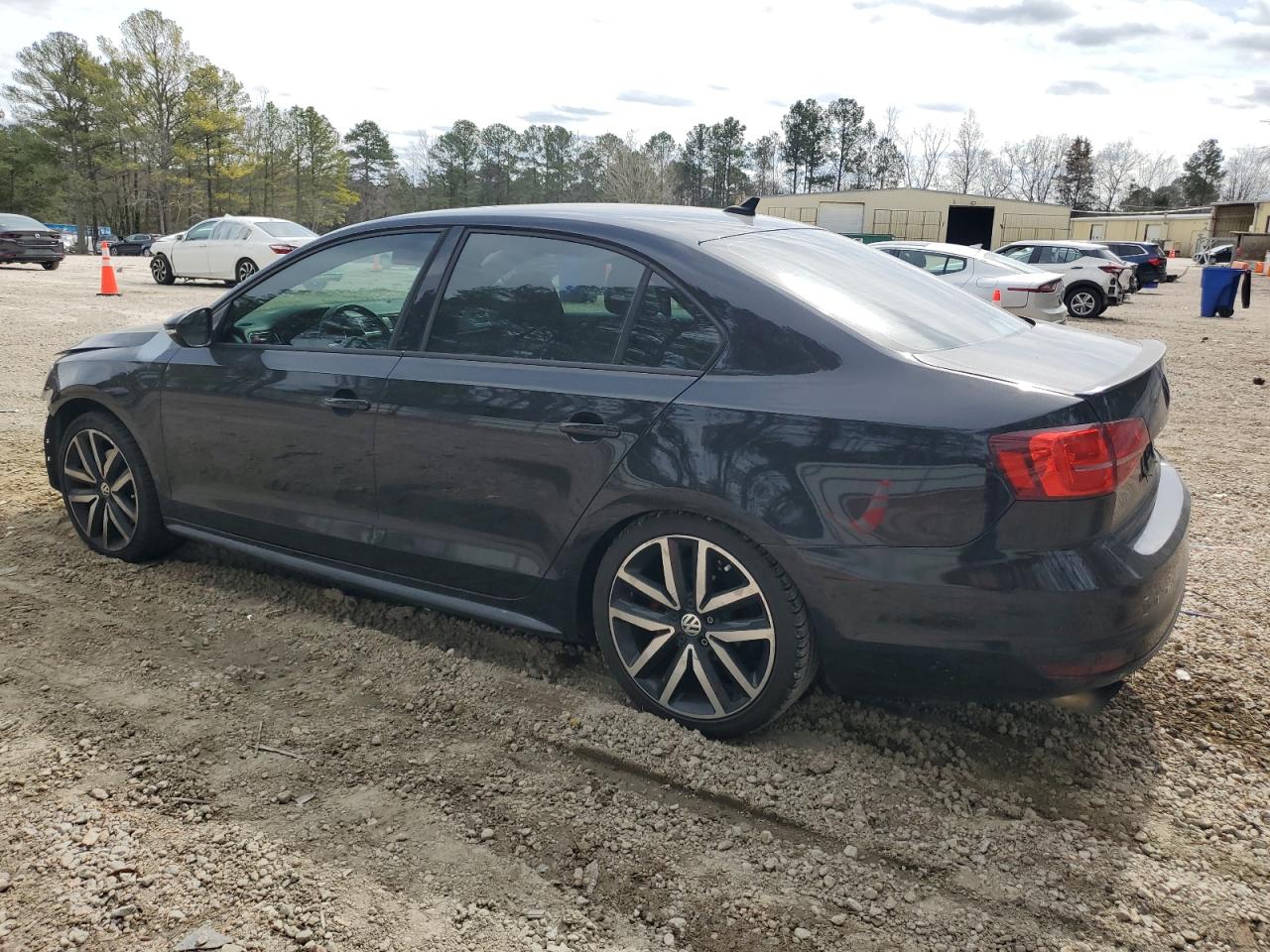 2015 Volkswagen Jetta - Image 2