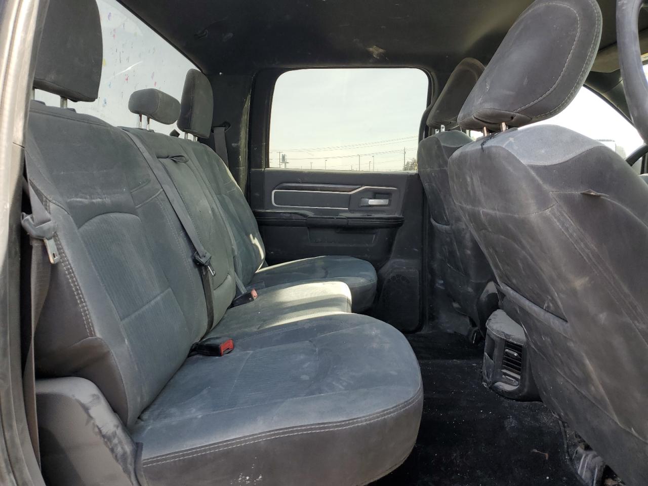 2022 RAM 2500 - Image 10