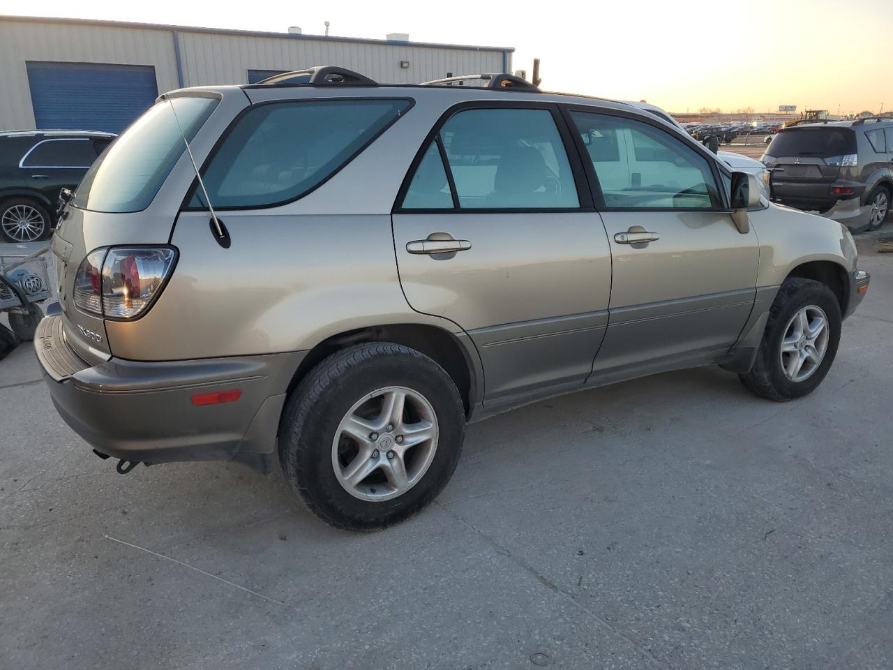 2001 Lexus RX - Image 3