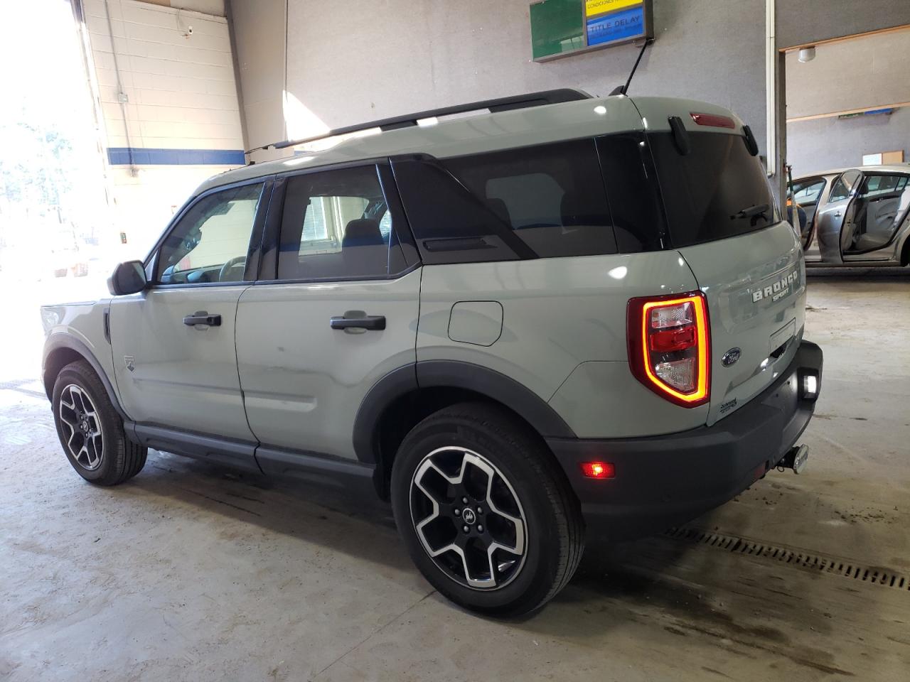 2021 Ford Bronco - Image 2