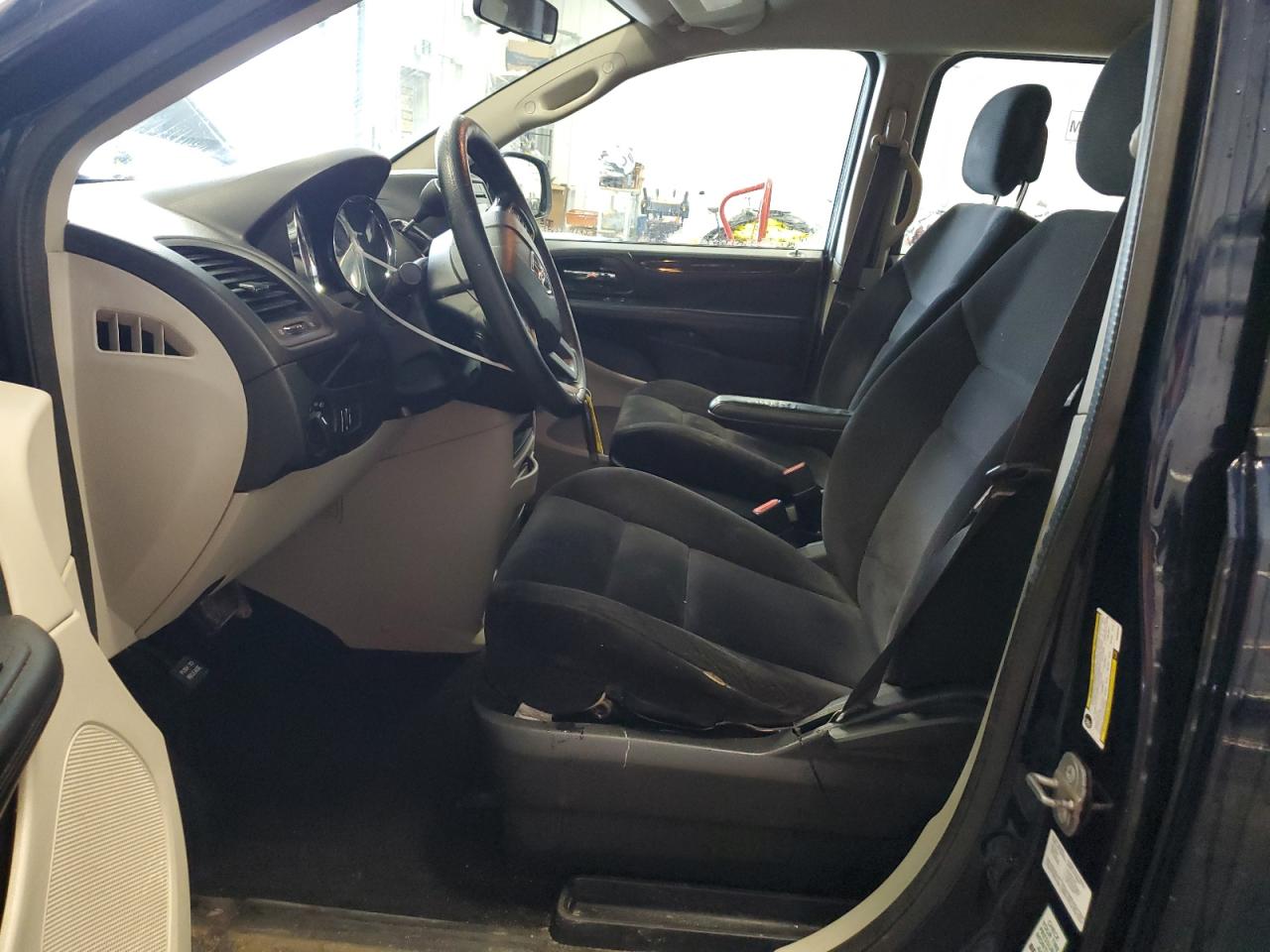 2014 Dodge Caravan - Image 7