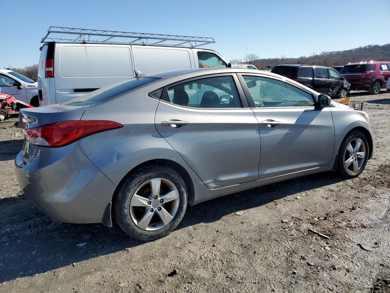 2013 Hyundai Elantra - Image 3