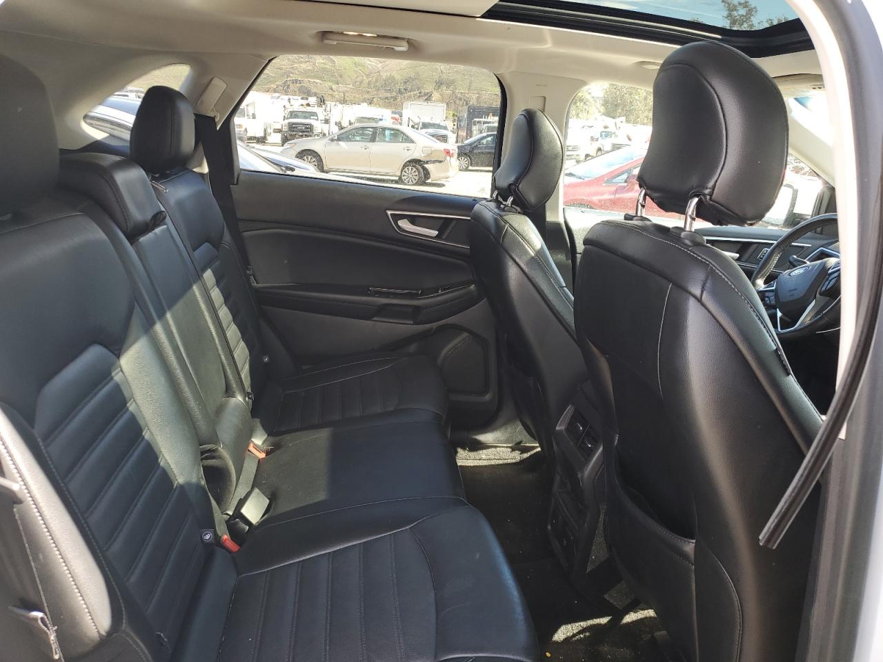 2015 Ford Edge - Image 11