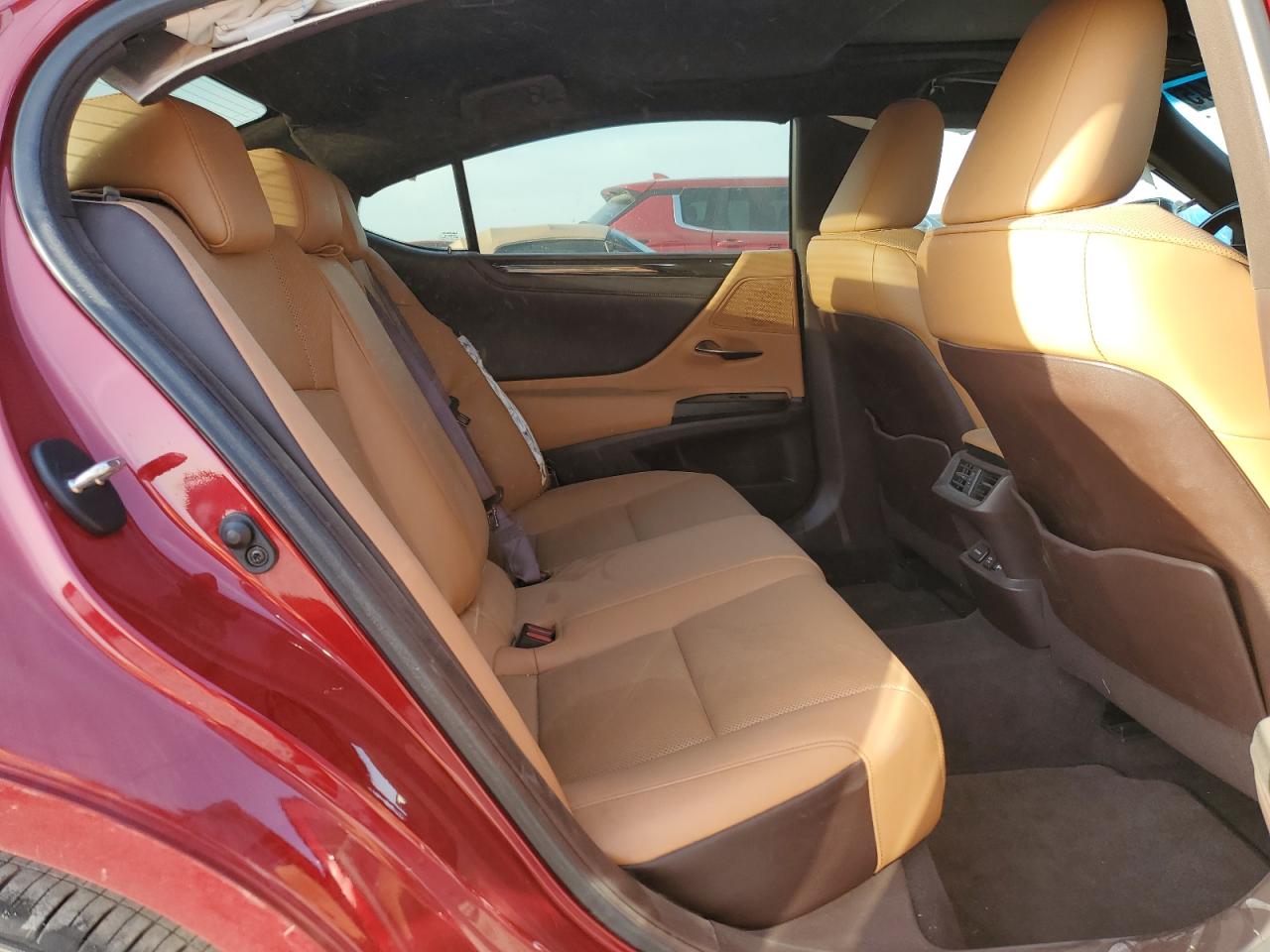 2020 Lexus ES - Image 10