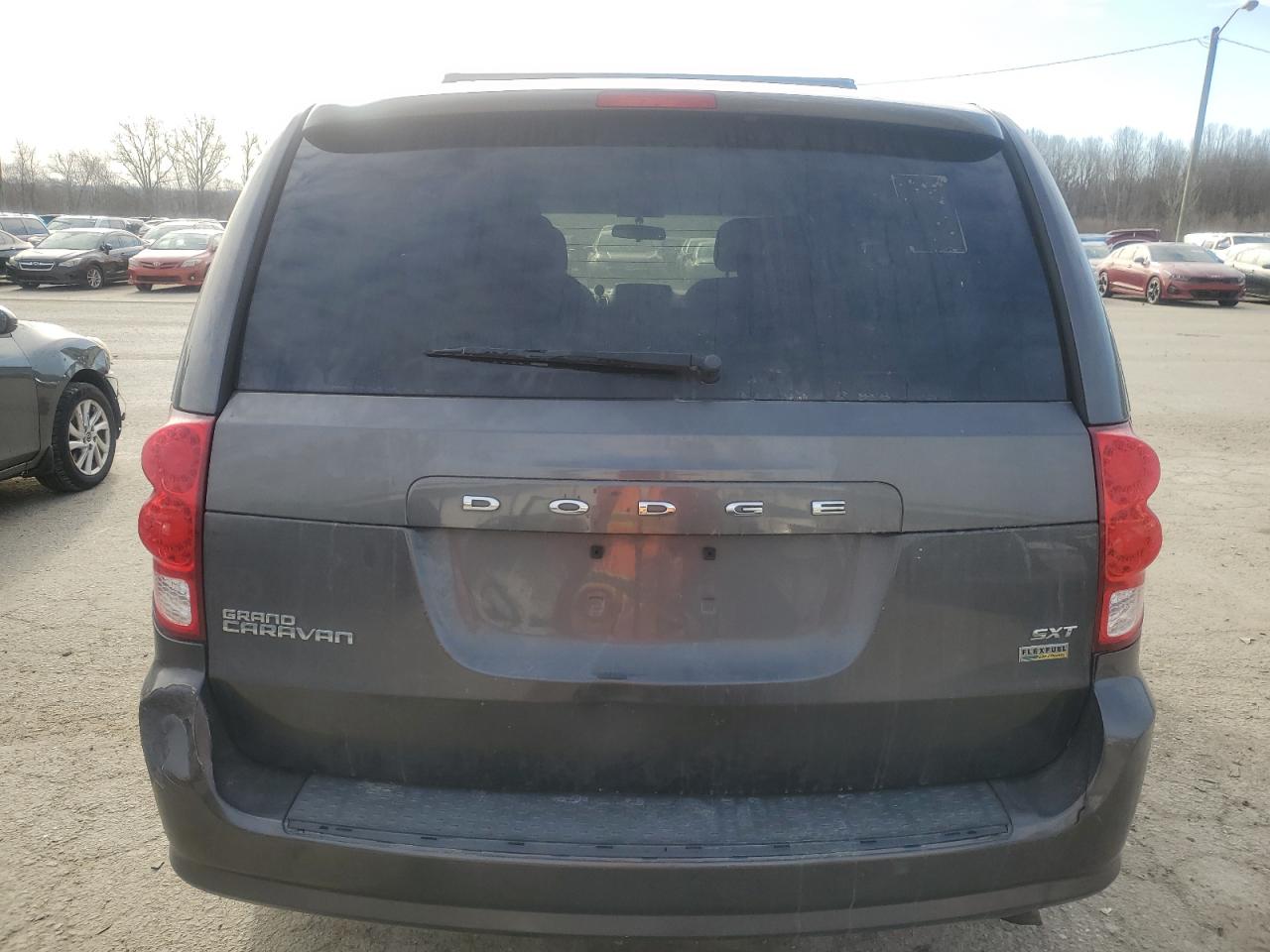 2015 Dodge Caravan - Image 6