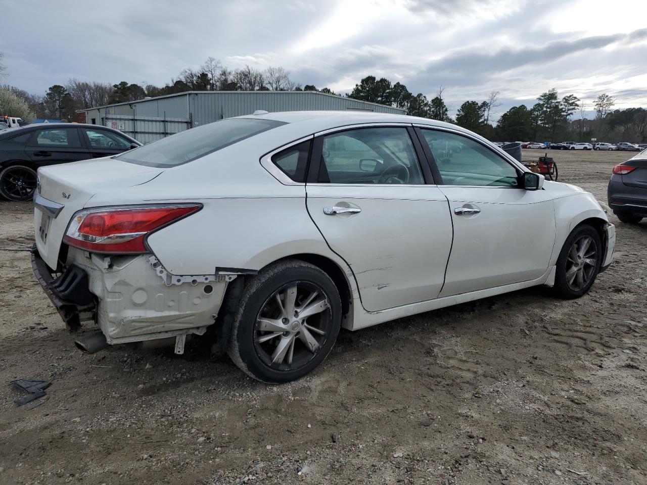 2015 Nissan Altima - Image 3