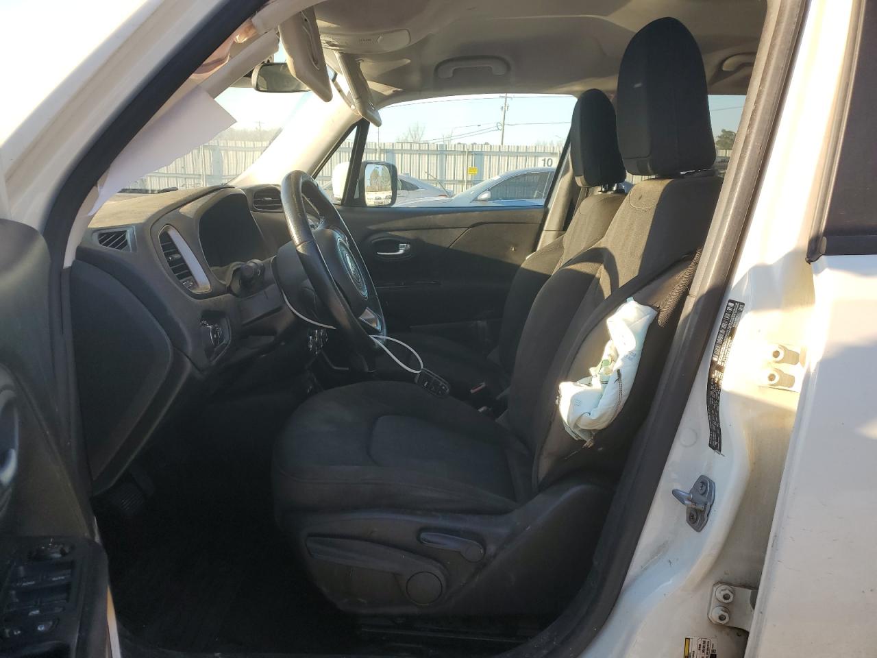 2017 Jeep Renegade - Image 7