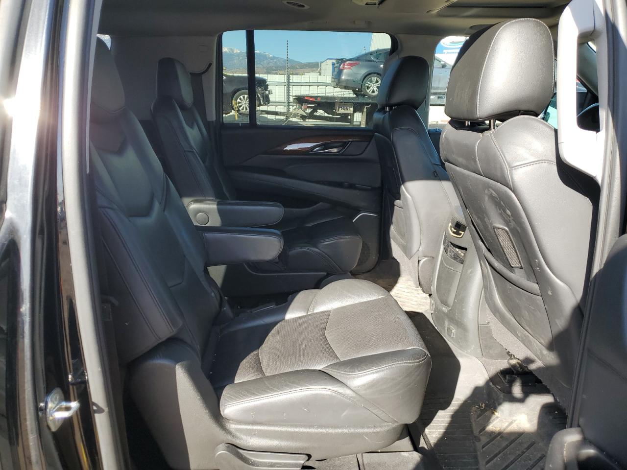 2020 Cadillac Escalade - Image 11