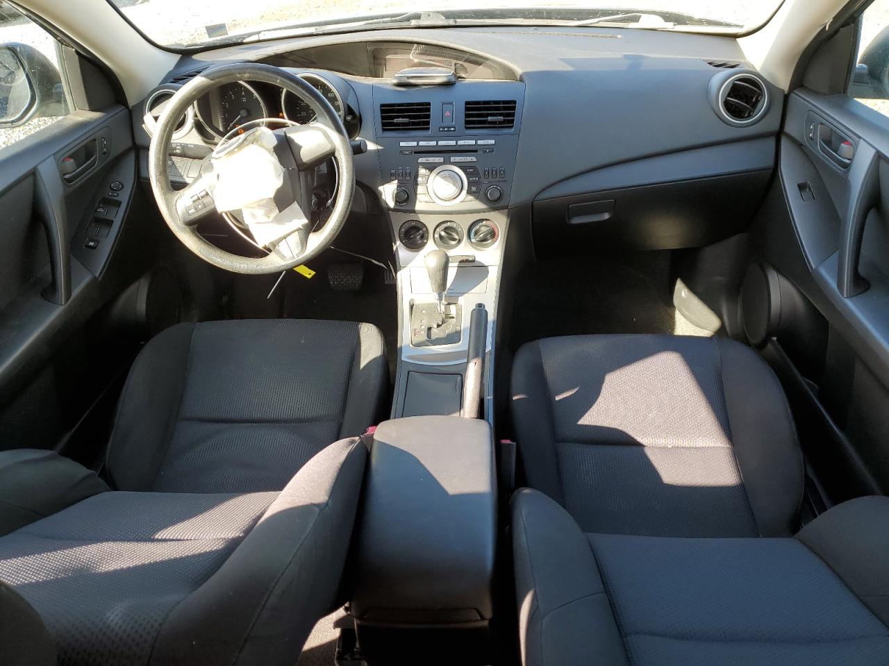 2011 Mazda 3 - Image 8