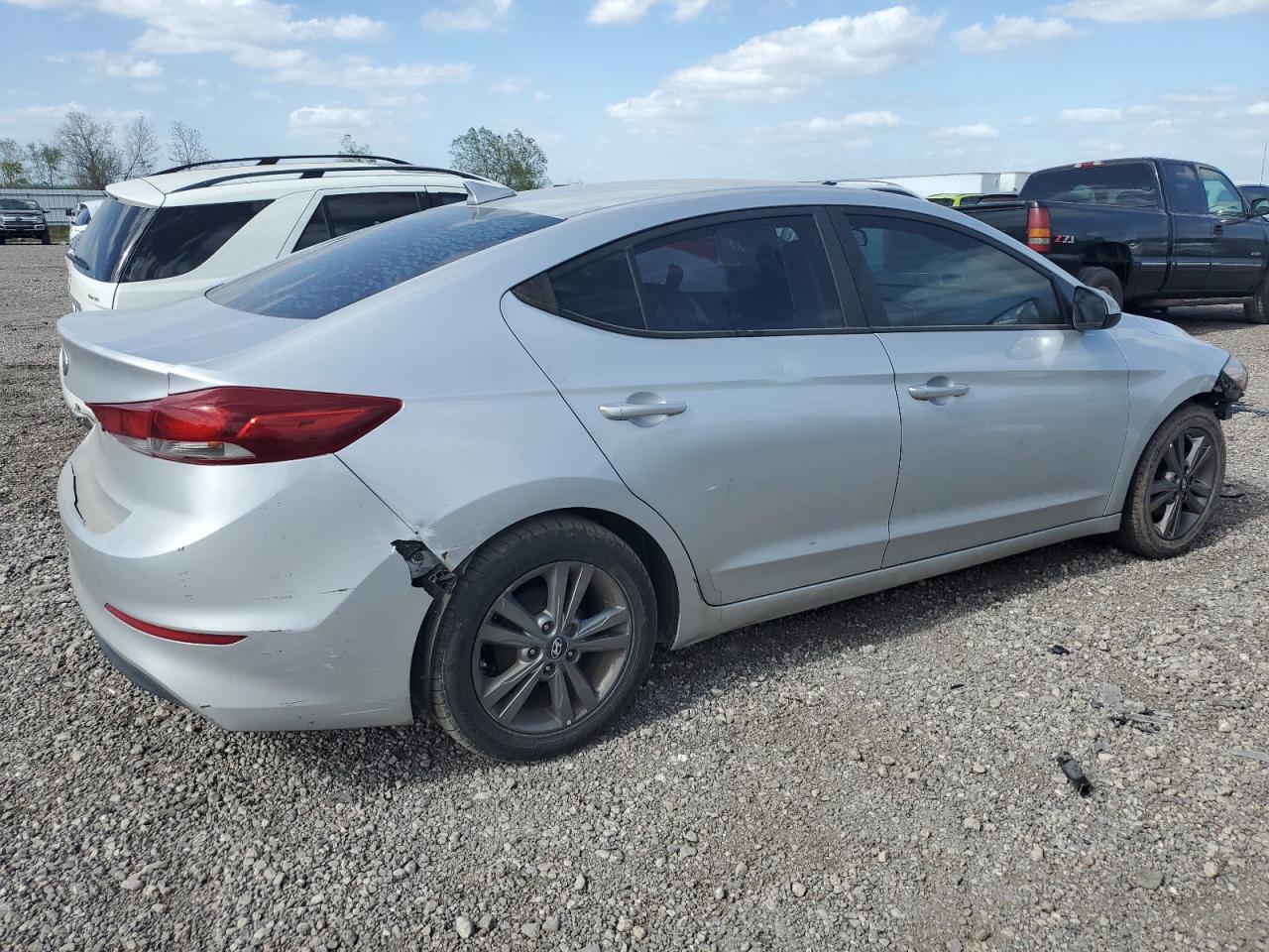 2017 Hyundai Elantra - Image 3