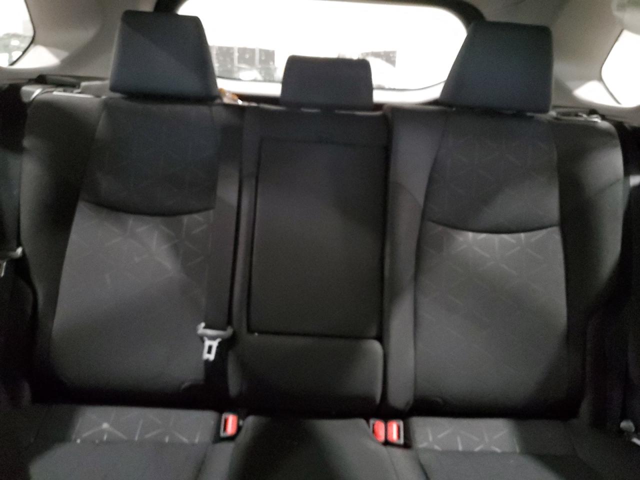 2024 Toyota RAV 4 - Image 10