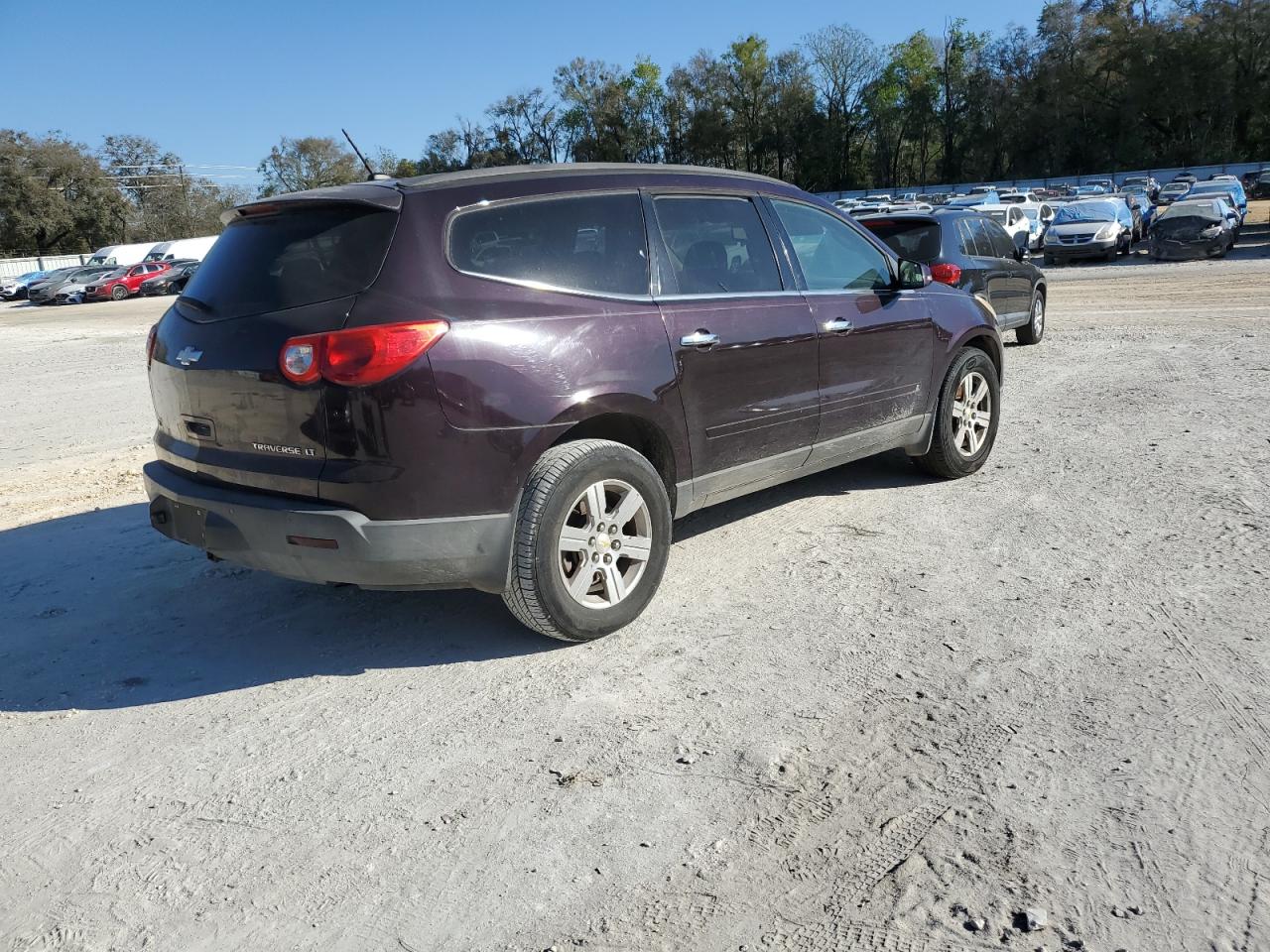 2010 Chevrolet Traverse - Image 3