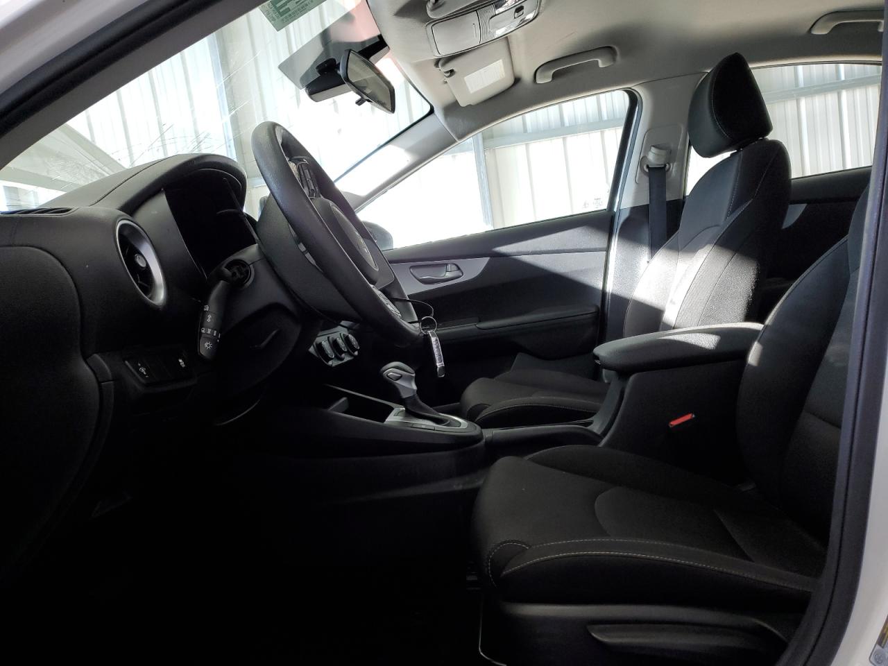 2022 Kia Forte - Image 7