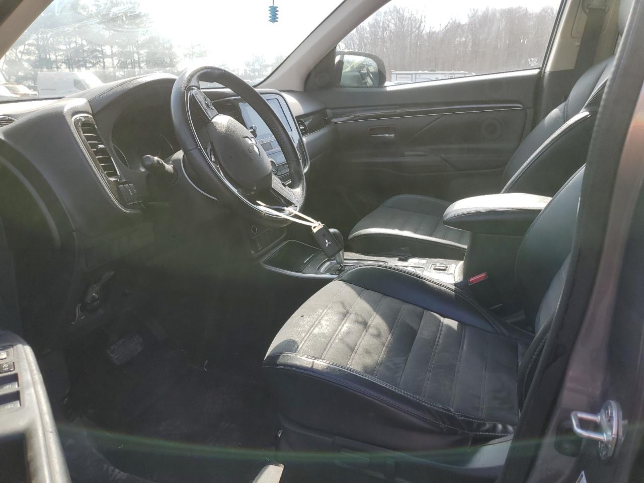 2019 Mitsubishi Outlander - Image 7
