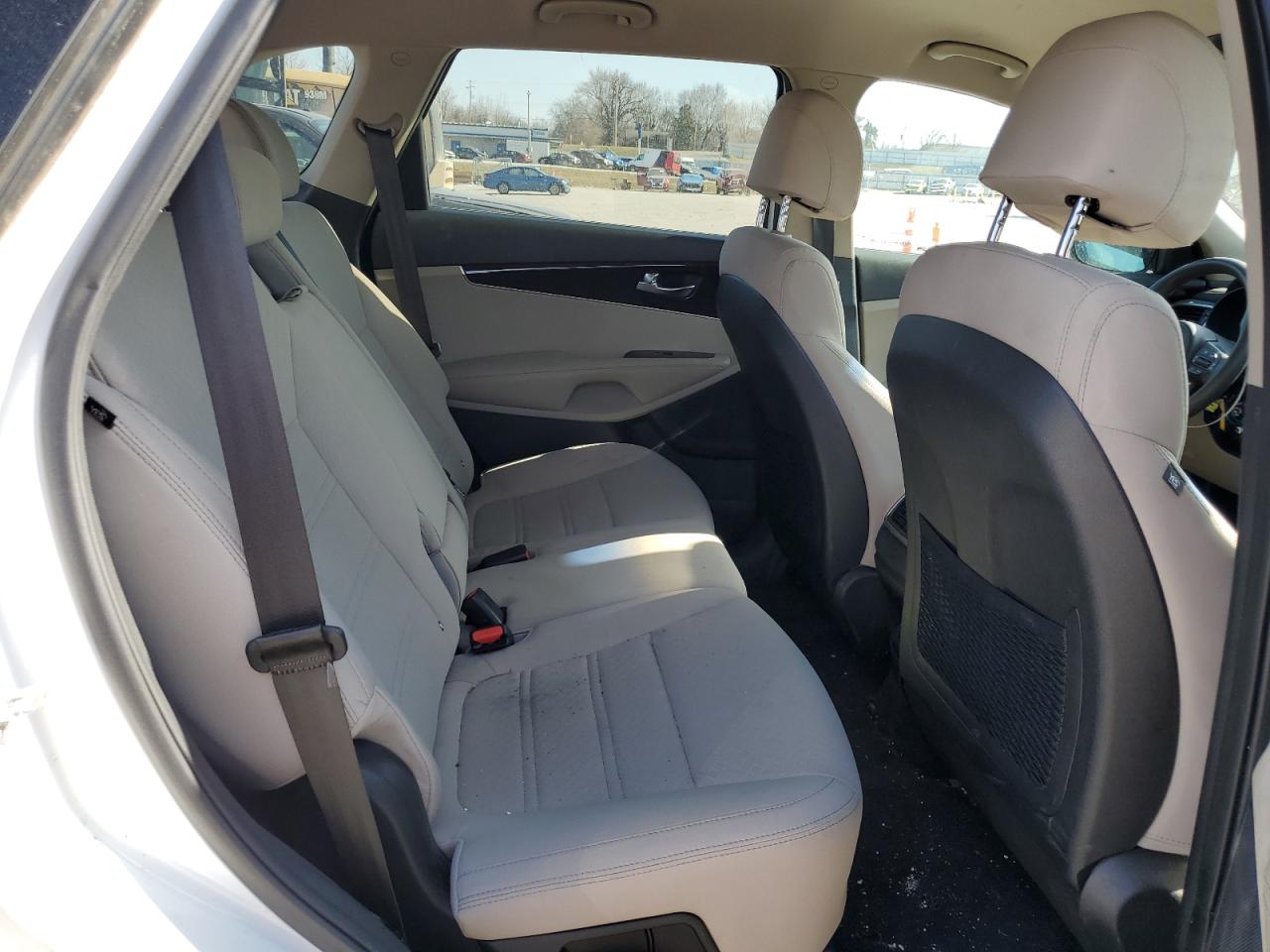 2017 Kia Sorento - Image 11