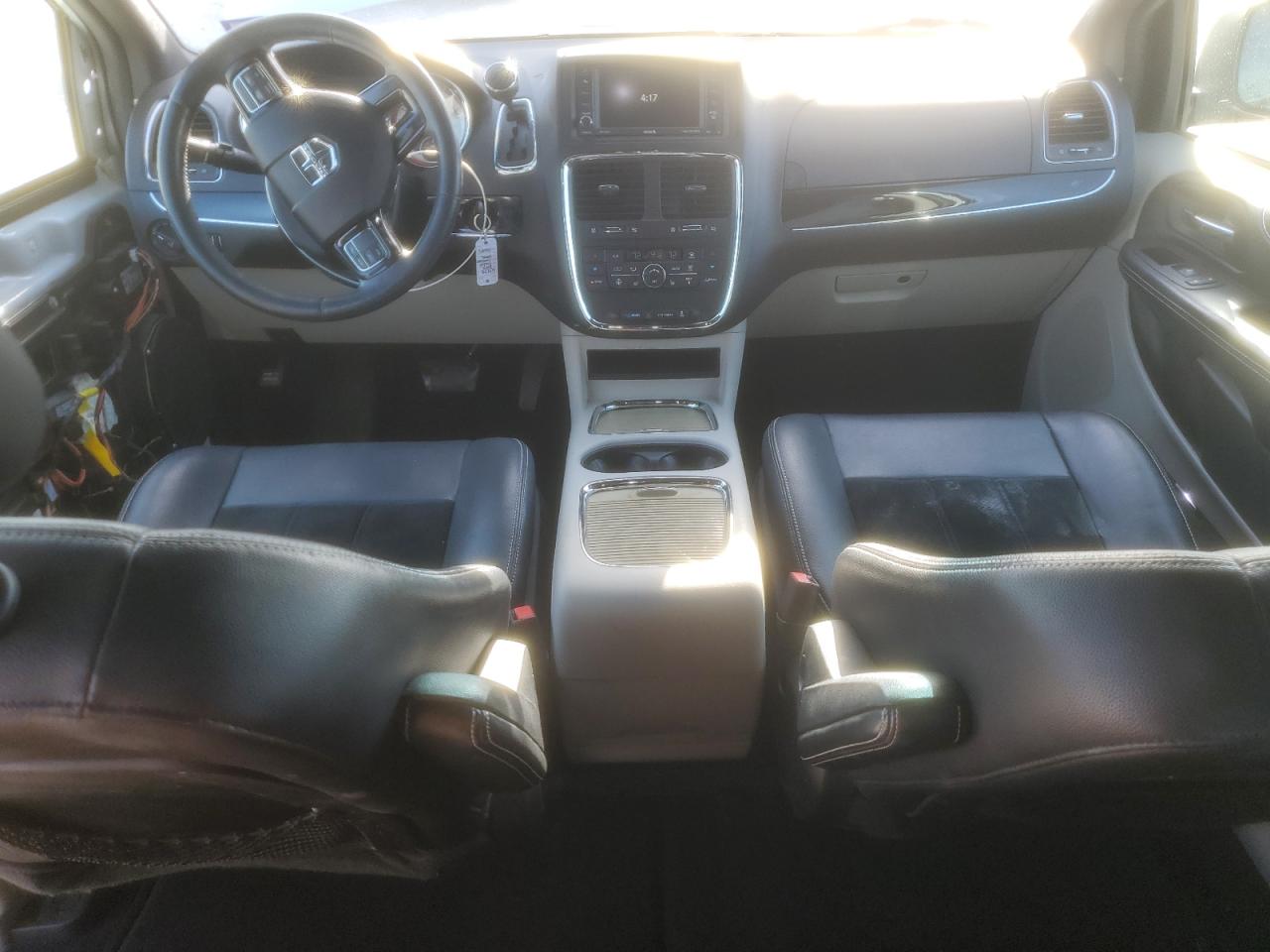 2016 Dodge Caravan - Image 8
