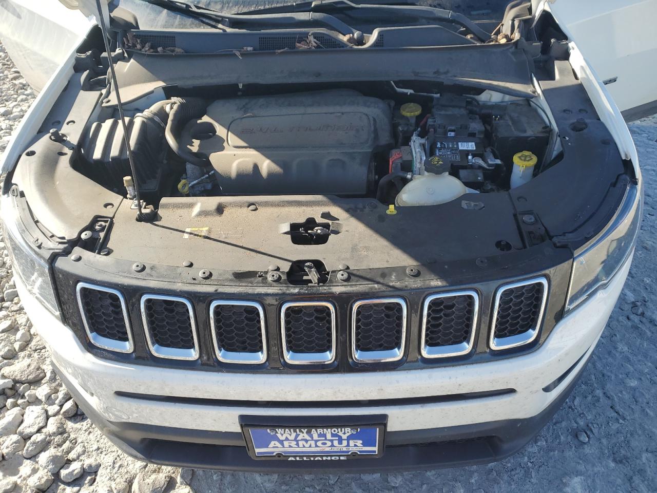 2018 Jeep Compass - Image 13