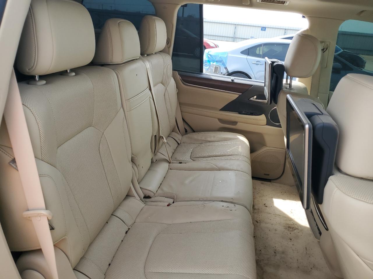 2017 Lexus LX - Image 11