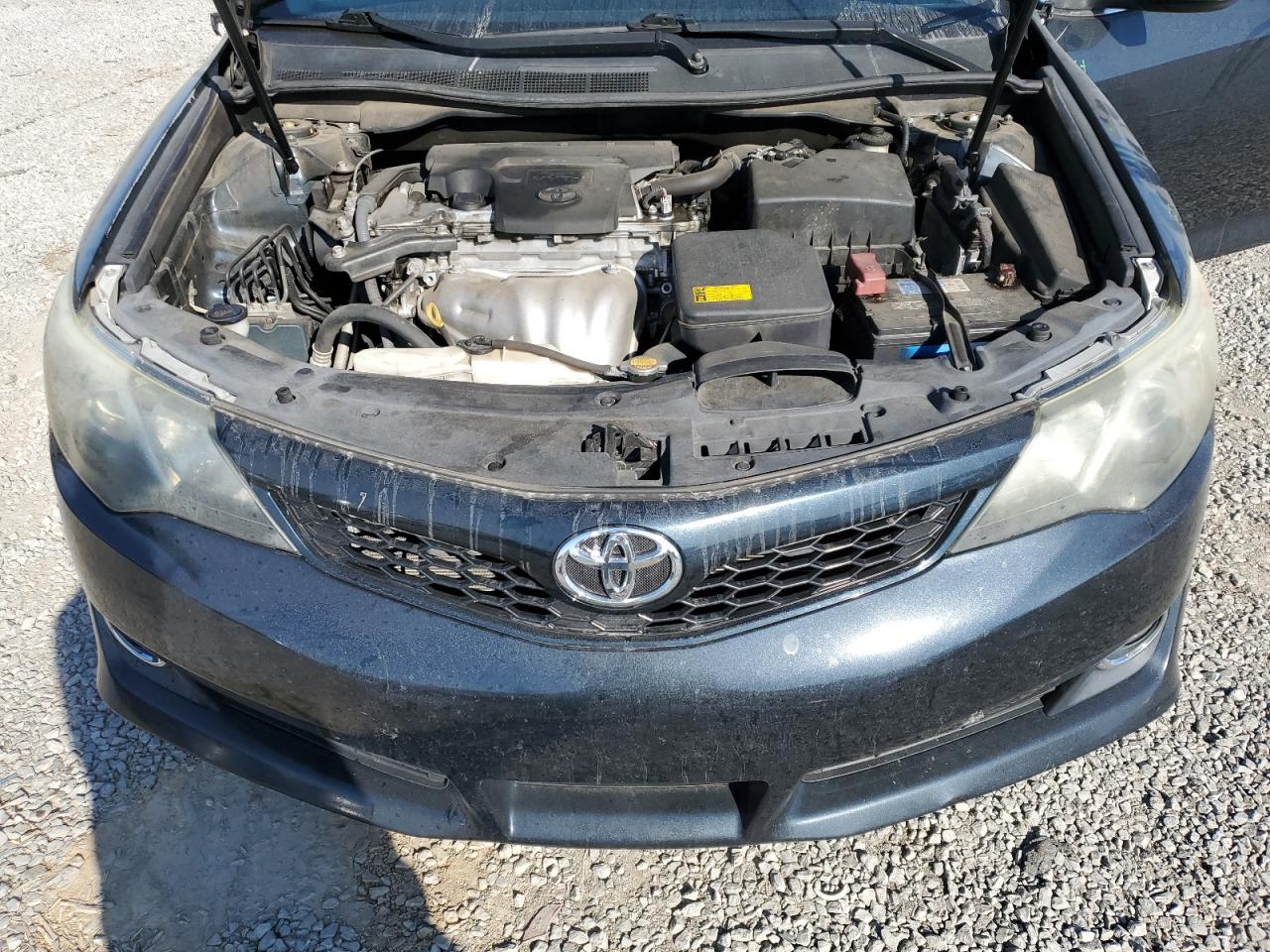 2014 Toyota Camry - Image 11