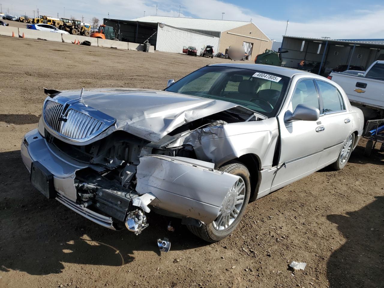 2006 Lincoln Town Car Signature Limited на продаже в Brighton, CO - Front End