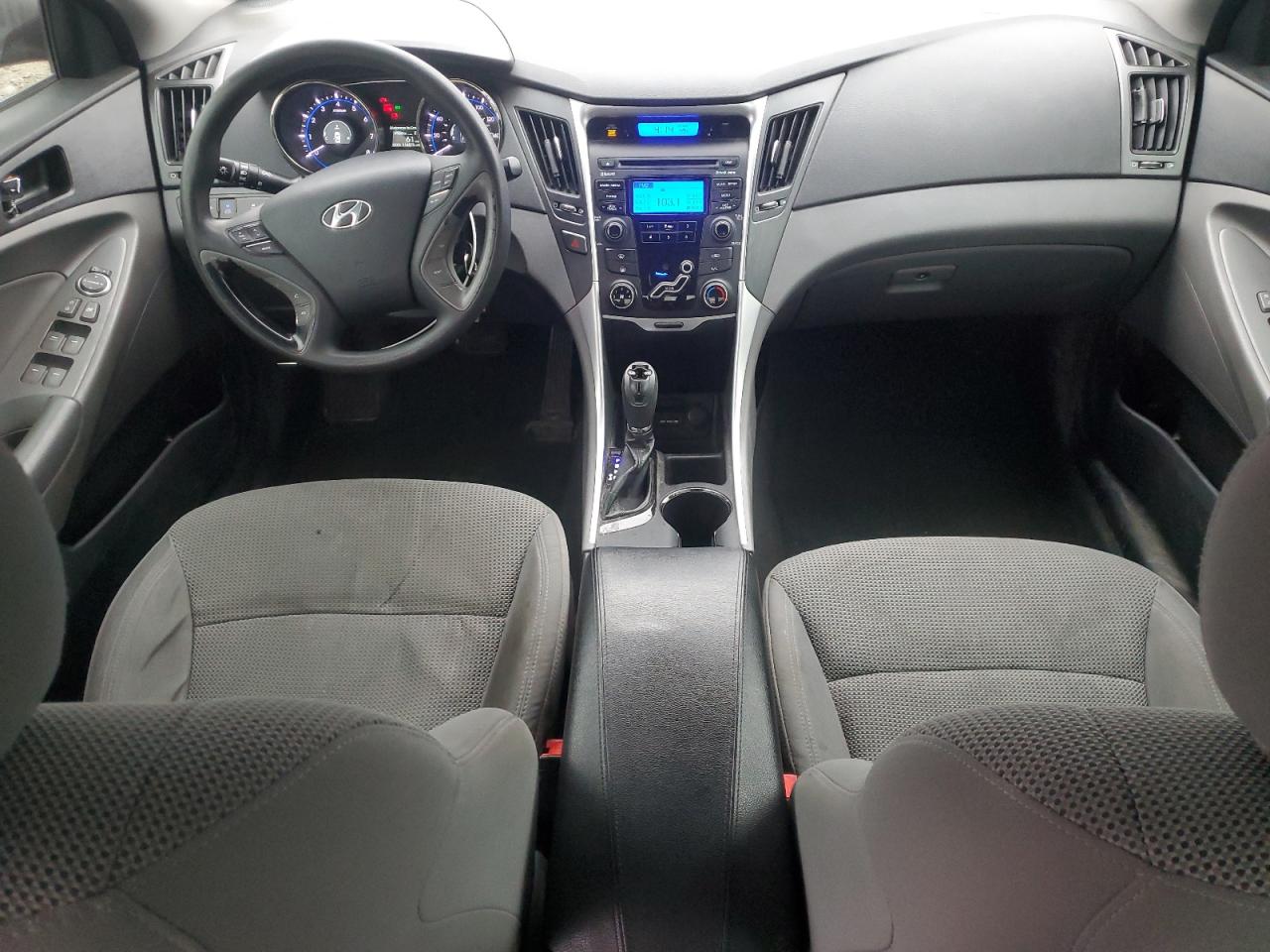 2013 Hyundai Sonata - Image 8