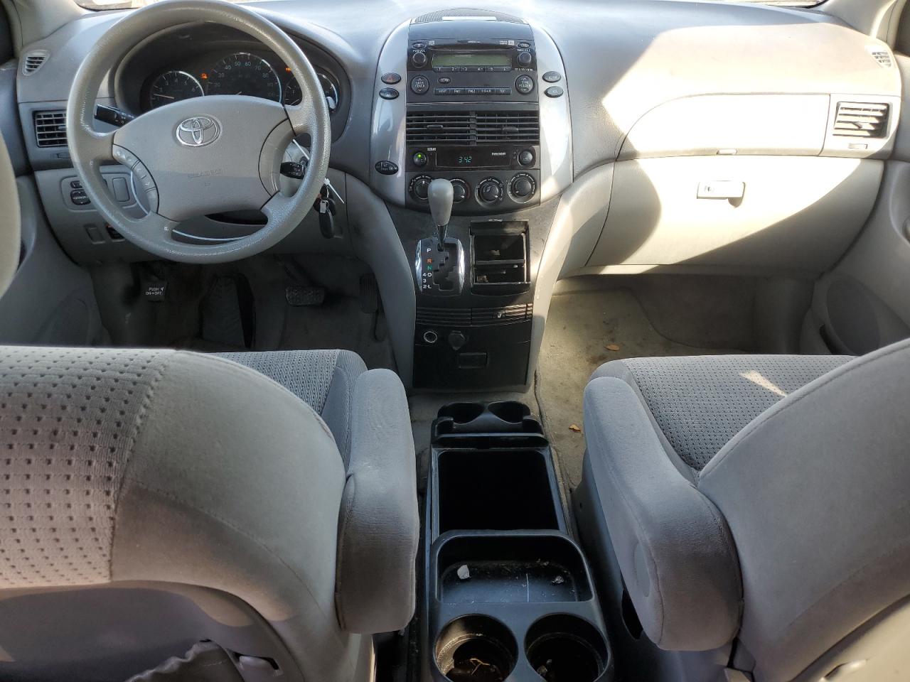 2007 Toyota Sienna - Image 9