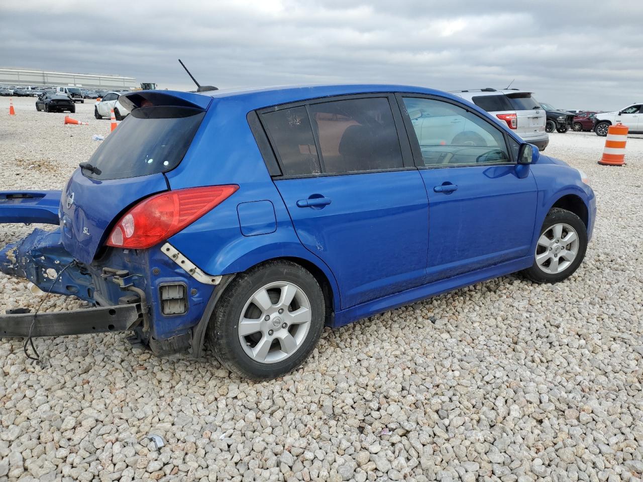 2010 Nissan Versa - Image 3