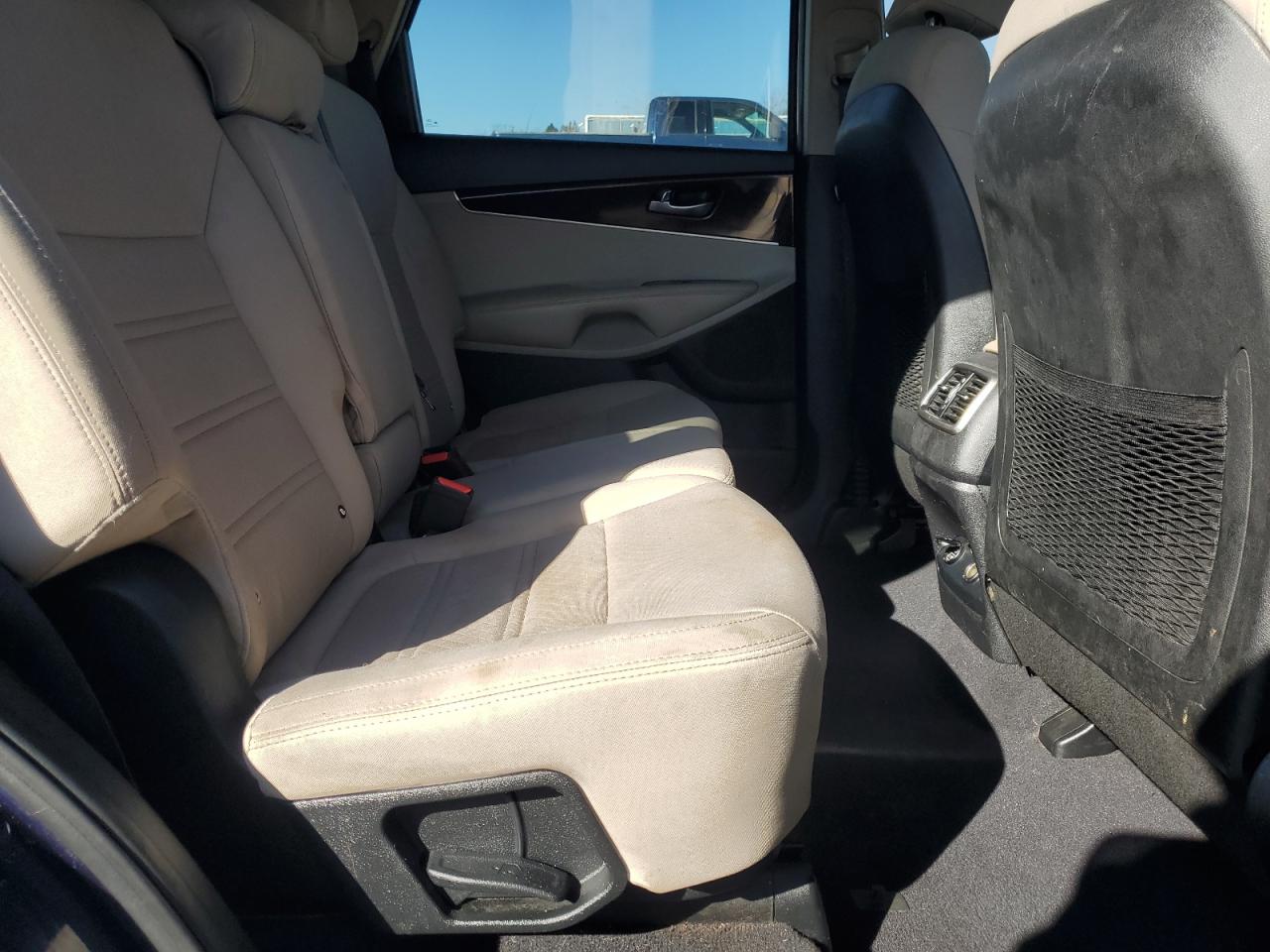 2018 Kia Sorento - Image 11