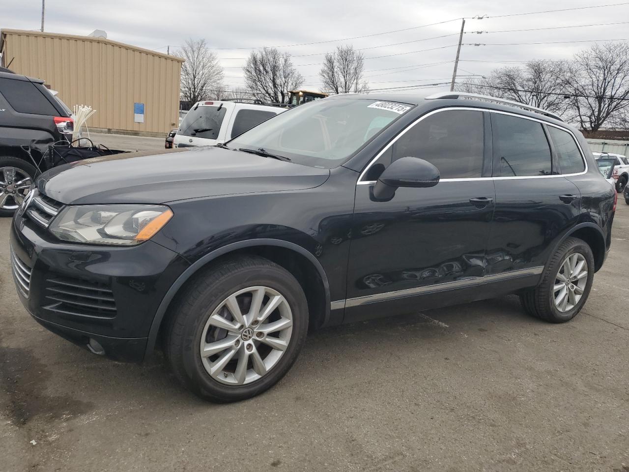 2014 Volkswagen Touareg - Image 1