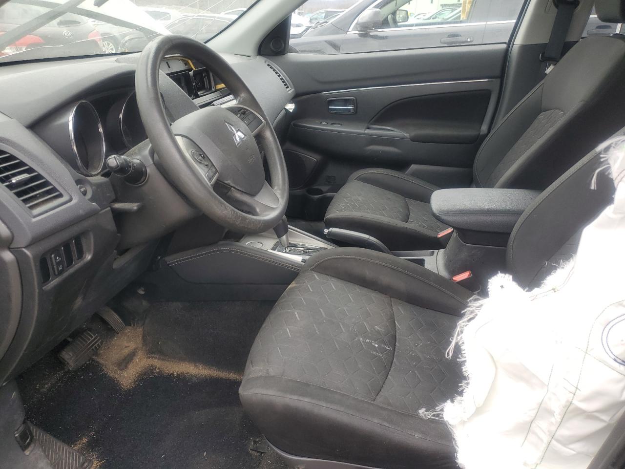 2021 Mitsubishi Outlander - Image 7