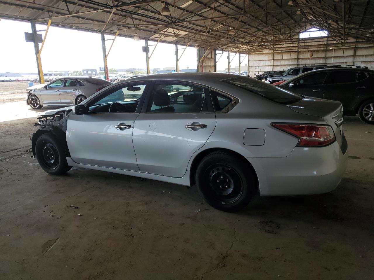 2014 Nissan Altima - Image 2