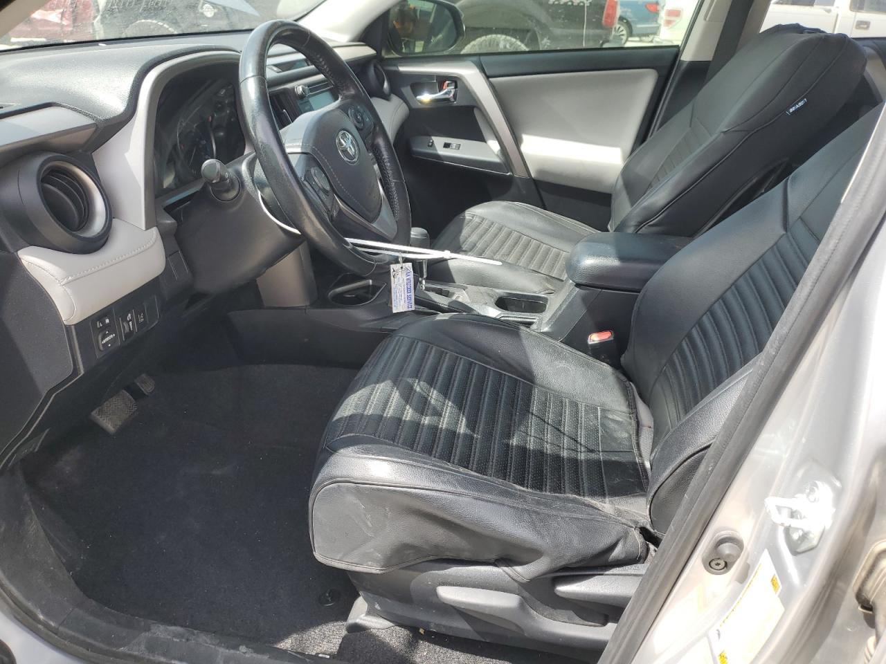 2018 Toyota RAV 4 - Image 7