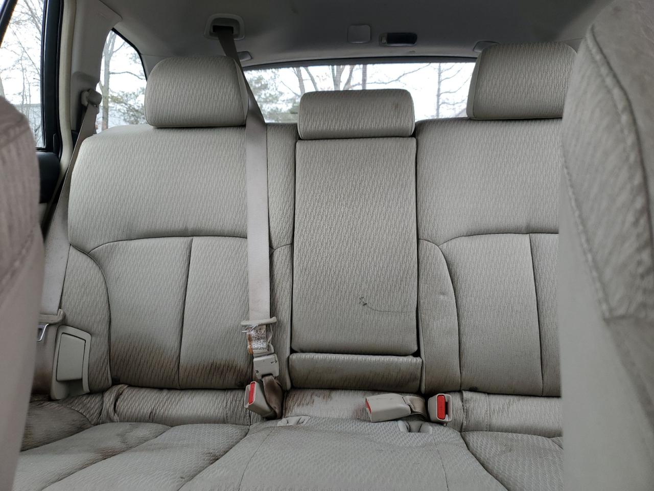 2011 Subaru Outback - Image 10