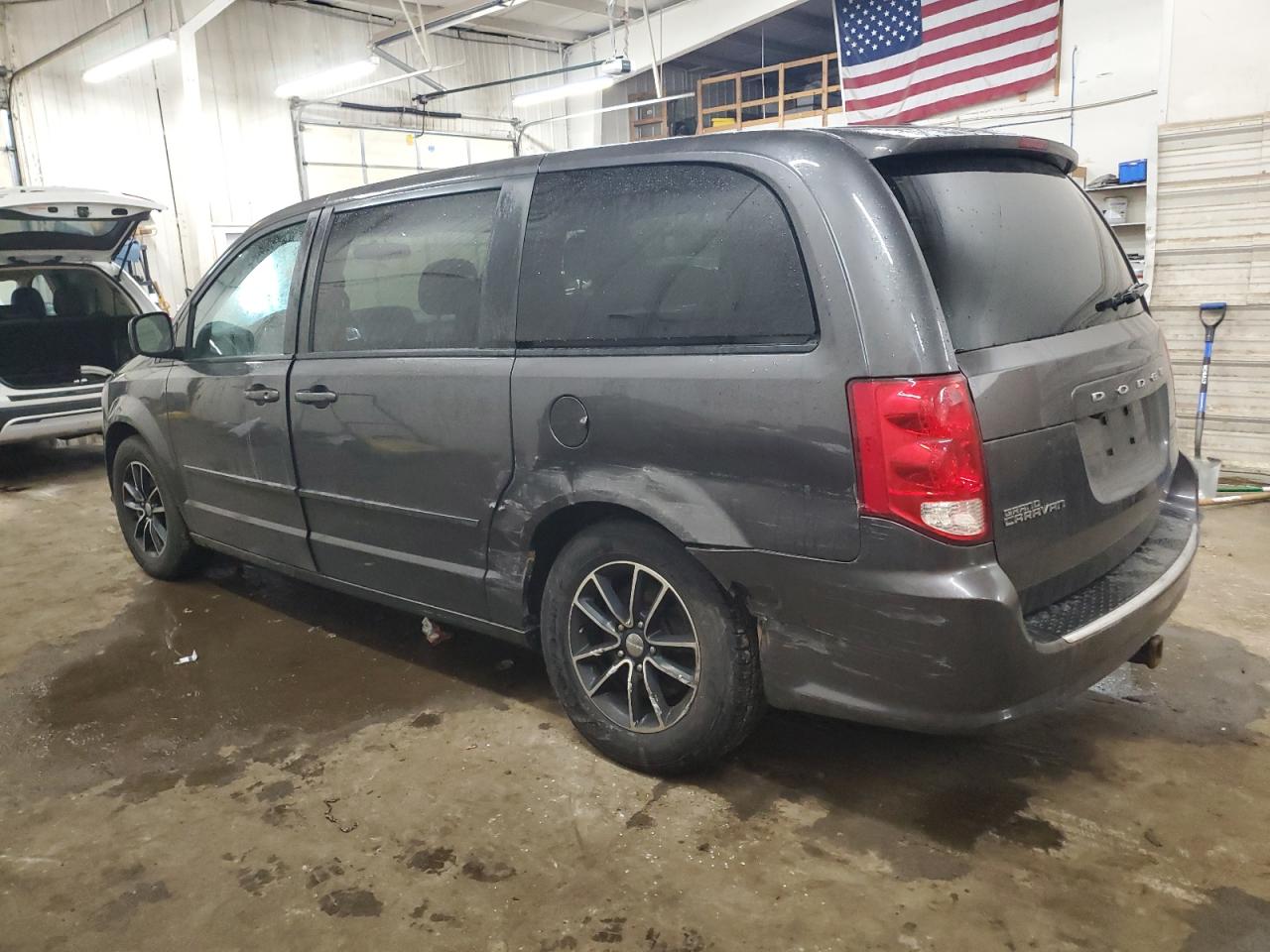 2016 Dodge Caravan - Image 2