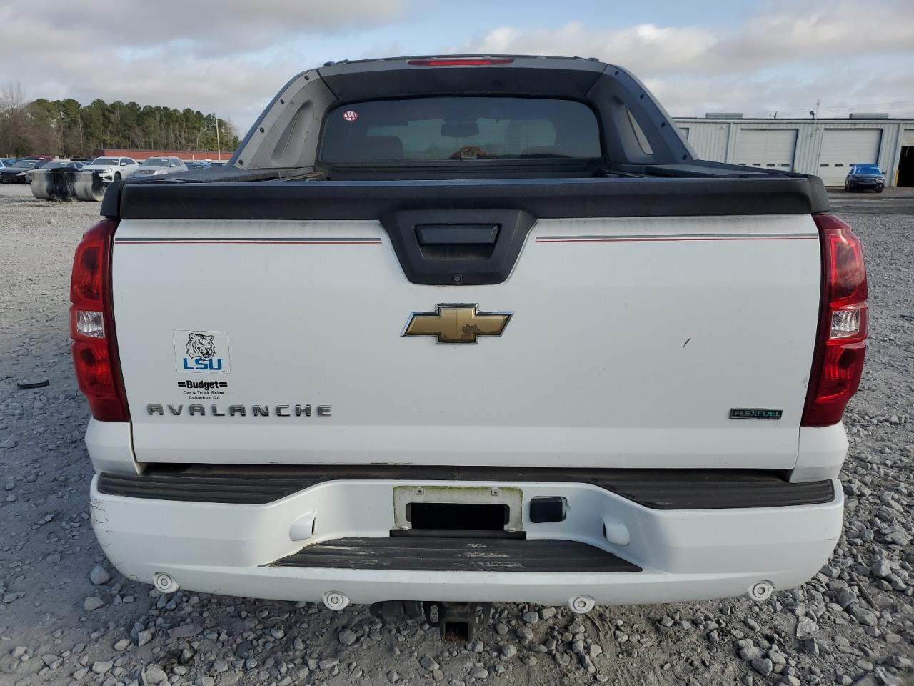 2011 Chevrolet Avalanche - Image 6
