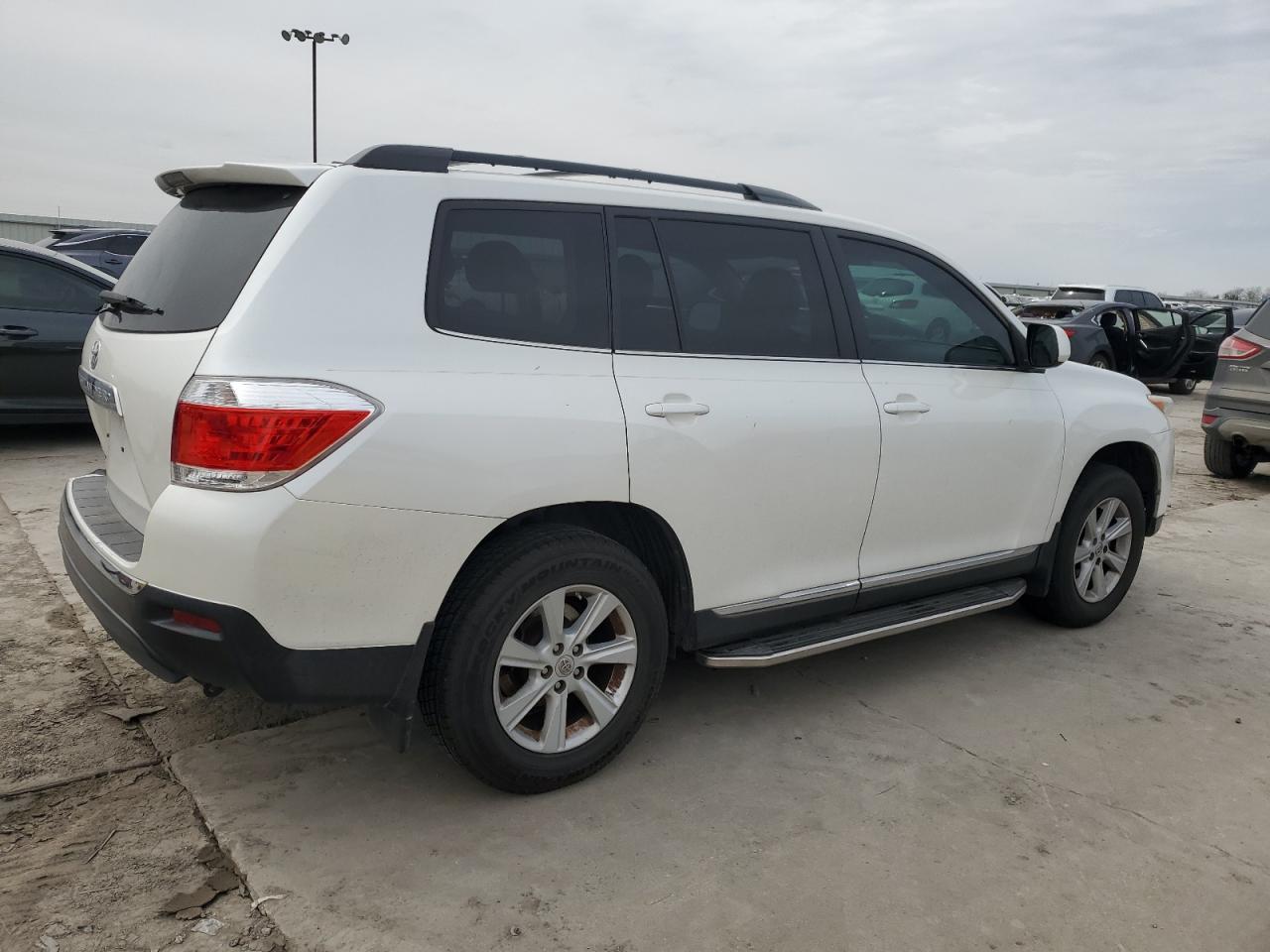 2013 Toyota Highlander - Image 3