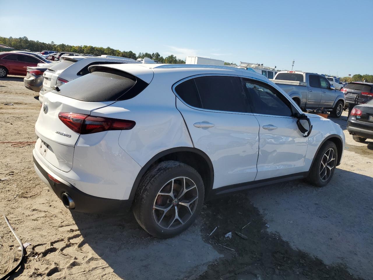 2019 Alfa Romeo Stelvio - Image 3