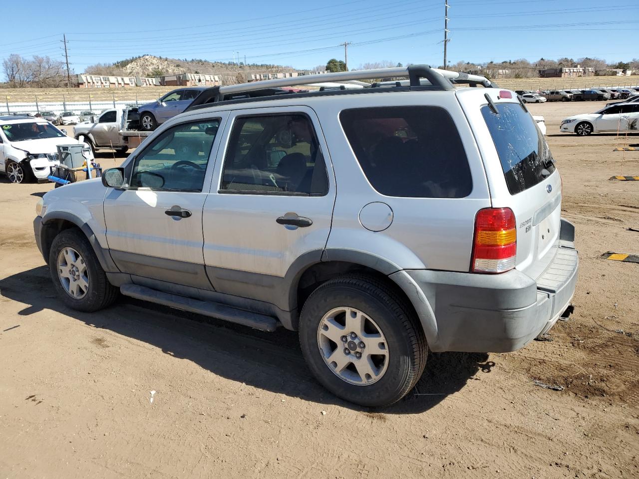 2005 Ford Escape - Image 2