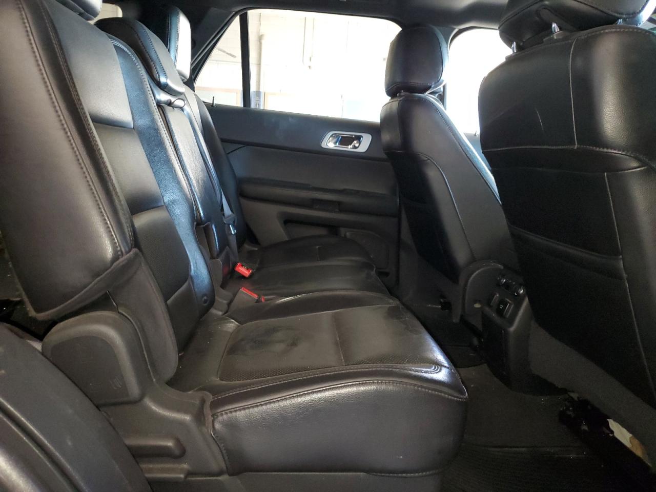 2011 Ford Explorer - Image 11