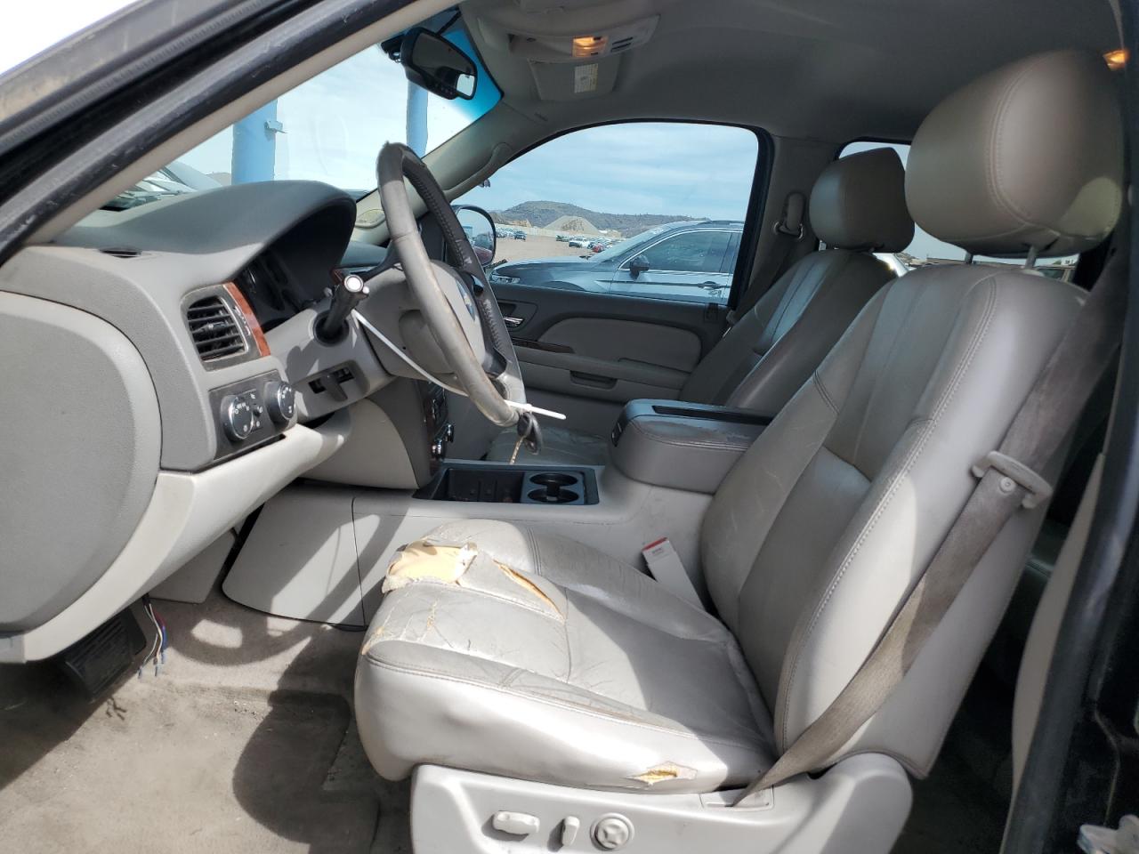 2007 Chevrolet Suburban - Image 7