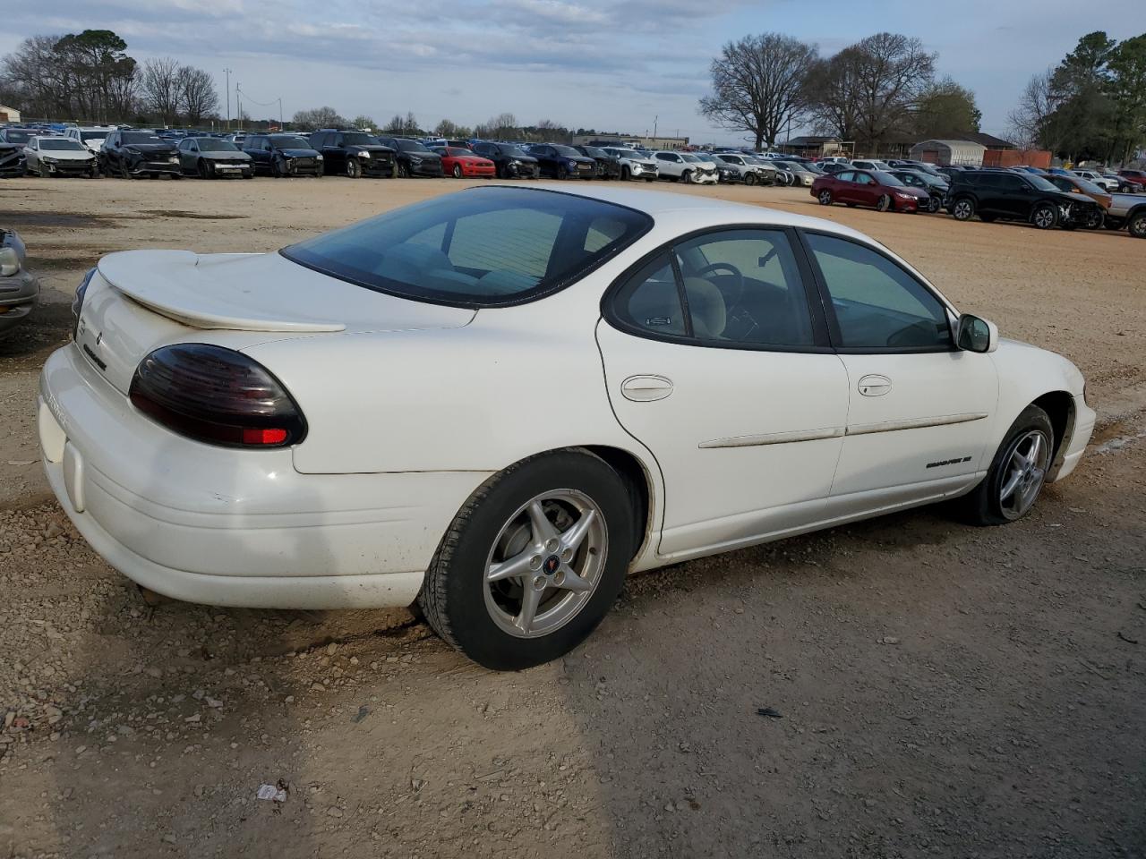 2002 Pontiac Grand Prix - Image 3