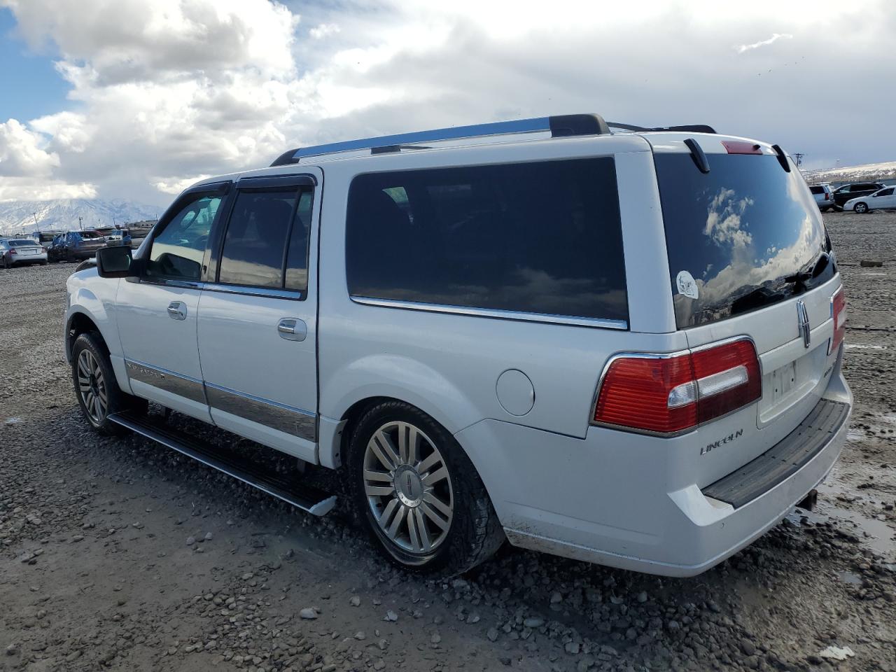 2011 Lincoln Navigator - Image 2