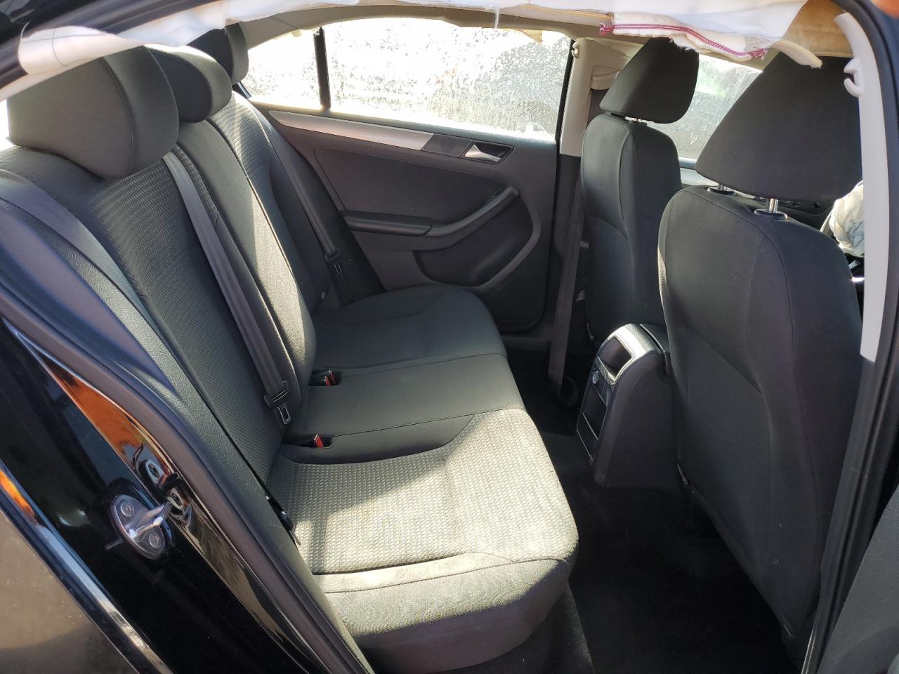 2016 Volkswagen Jetta - Image 10