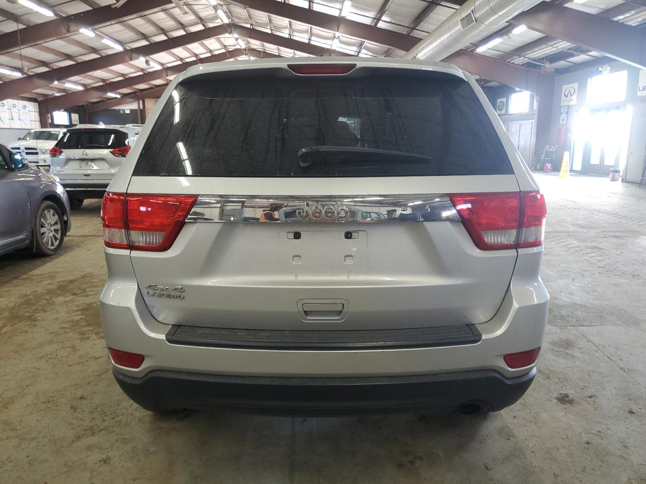 2012 Jeep Grand Cherokee - Image 6
