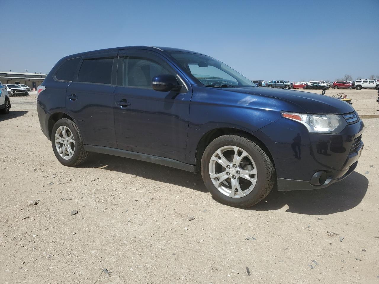 2014 Mitsubishi Outlander - Image 4