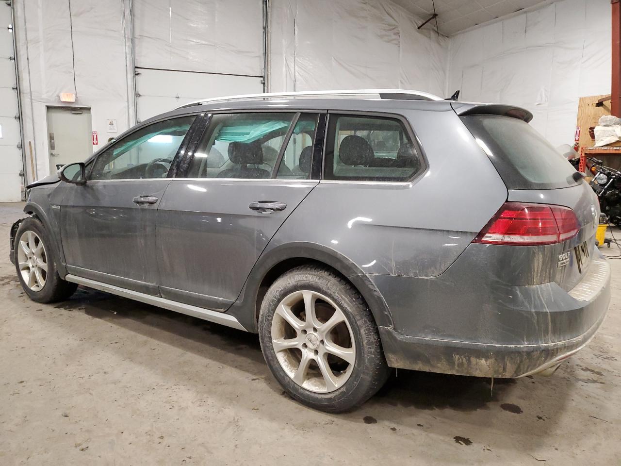 2019 Volkswagen Golf - Image 2