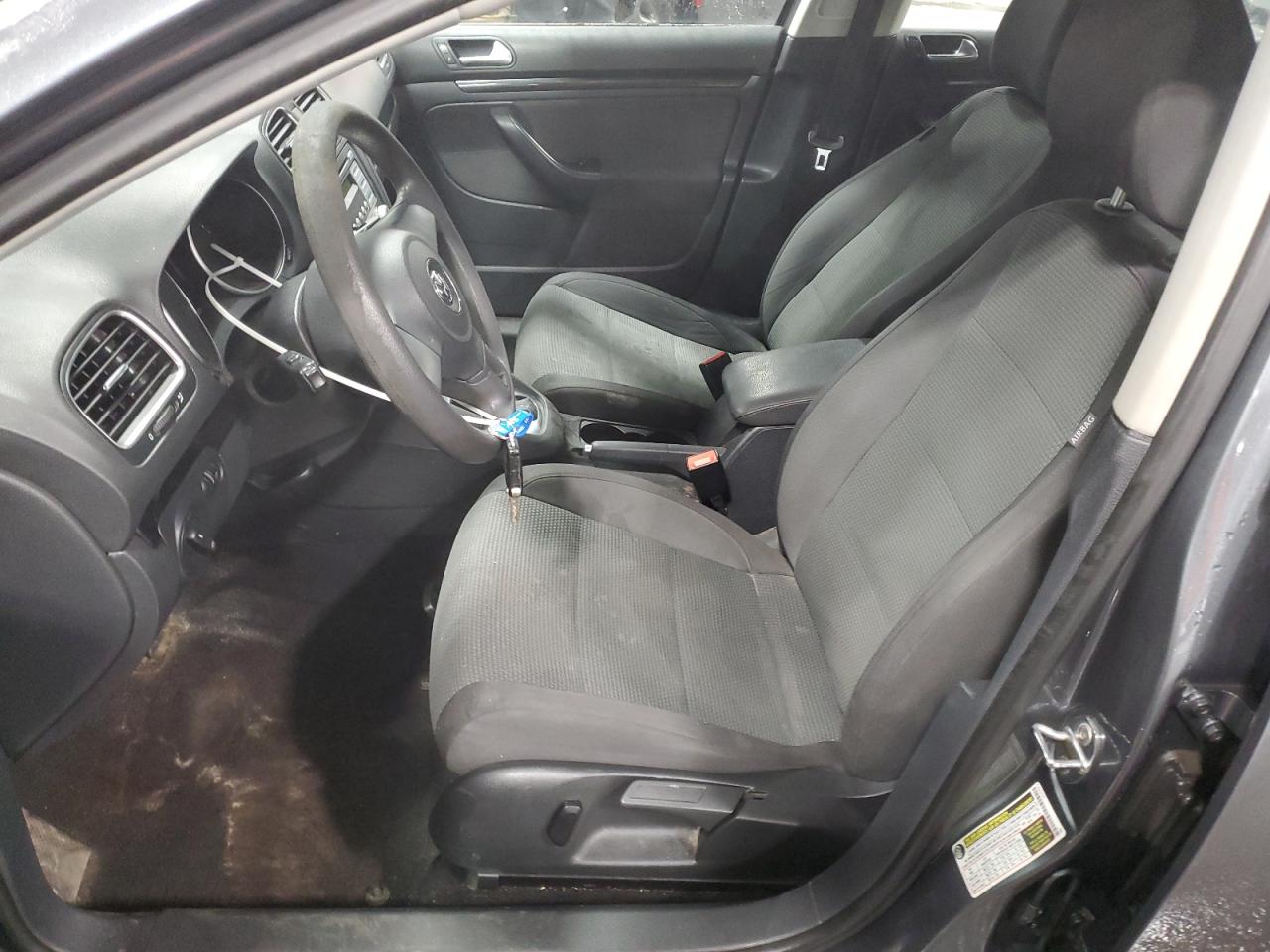 2010 Volkswagen Jetta - Image 7