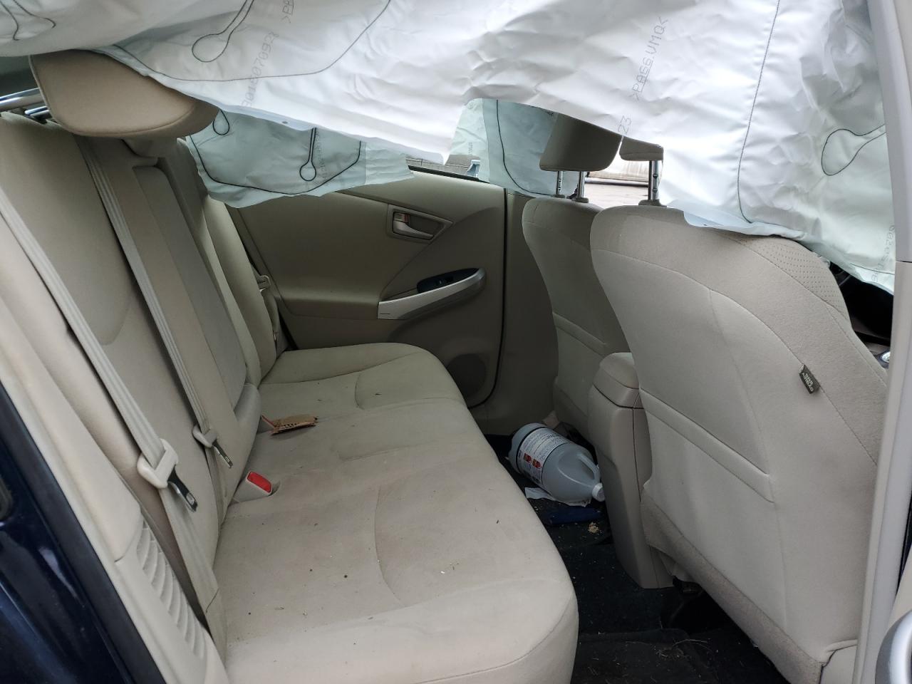 2015 Toyota Prius - Image 10