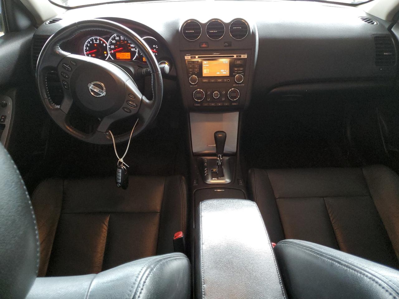 2010 Nissan Altima - Image 8